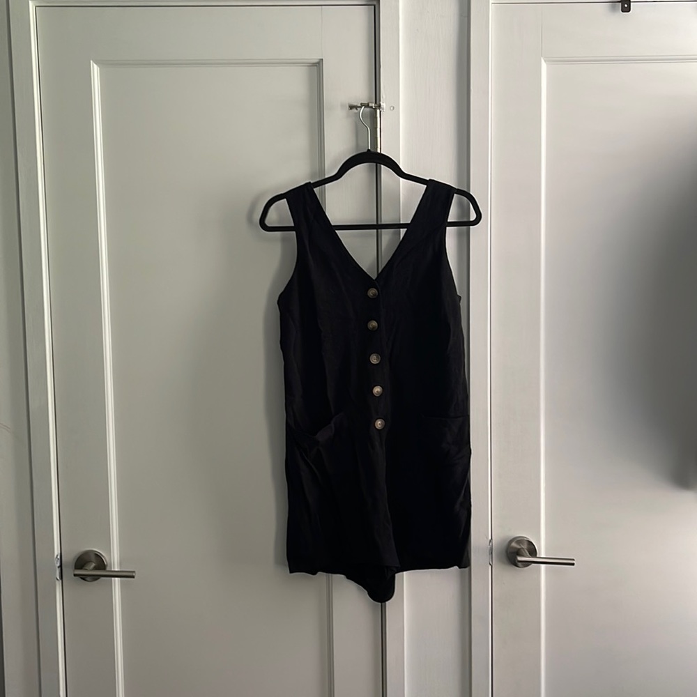 Worn once Topshop romper with functional pockets and decorative buttons - size 4